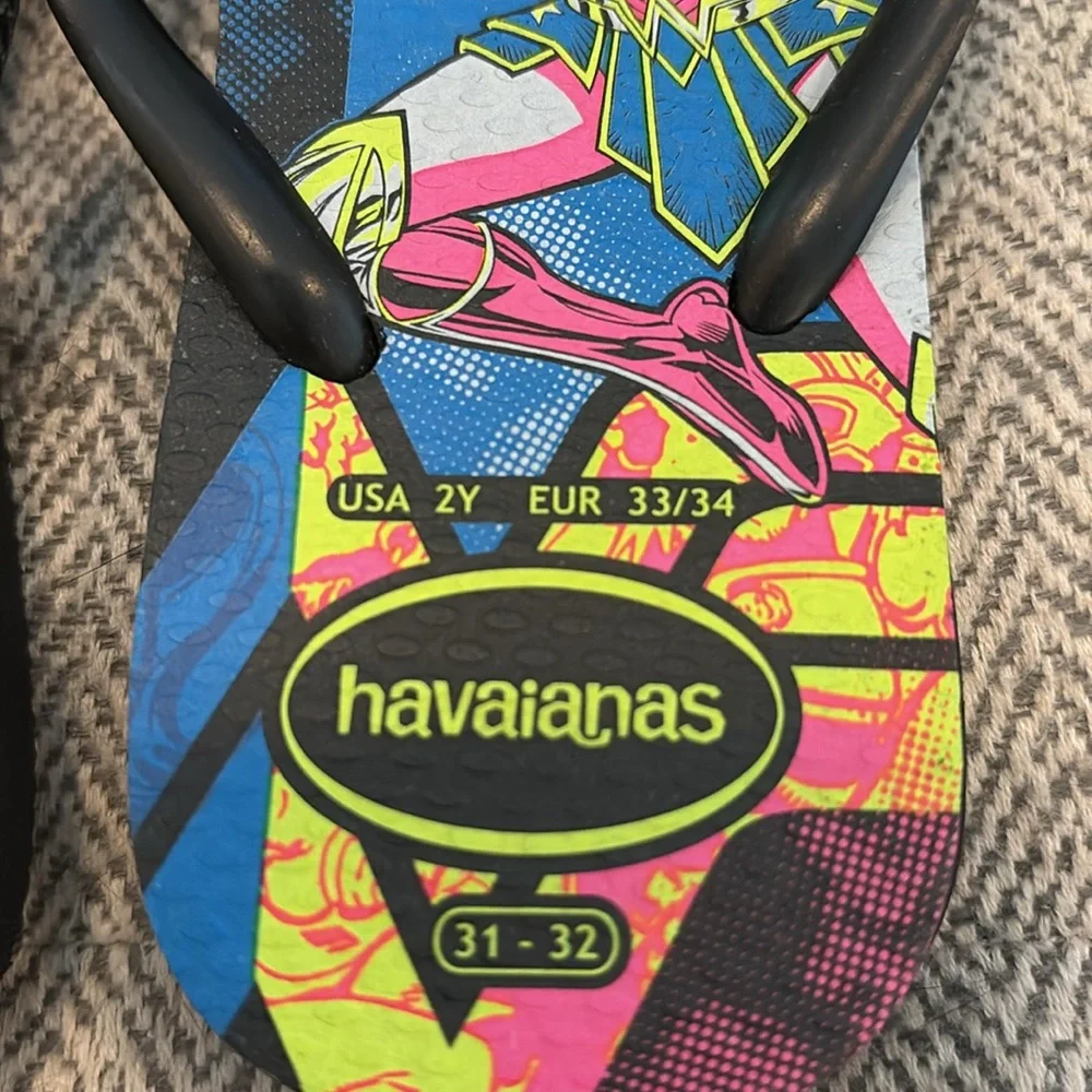 havaianas Wonder Woman flip flops size 2Y